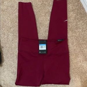 NWT Nike Leggings